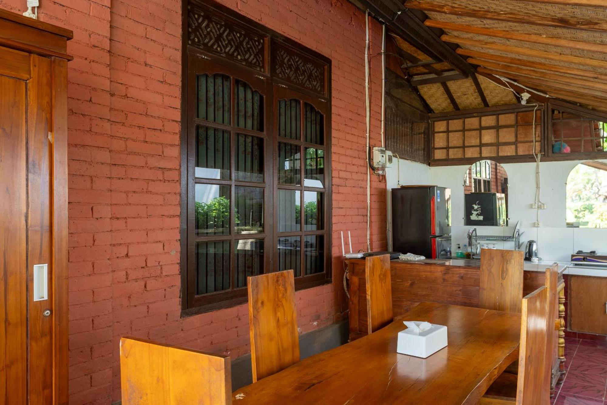 Pondok Hari Baik Balian Buitenkant foto
