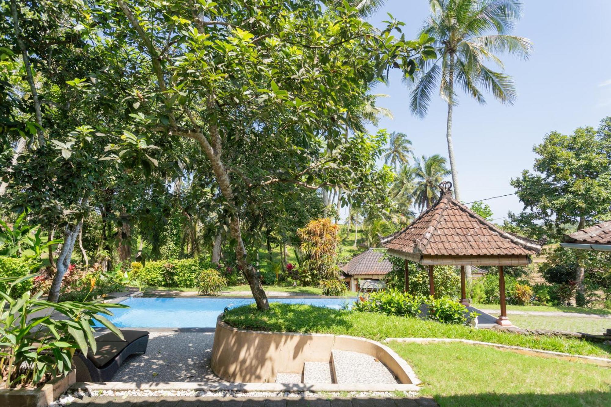 Pondok Hari Baik Balian Buitenkant foto