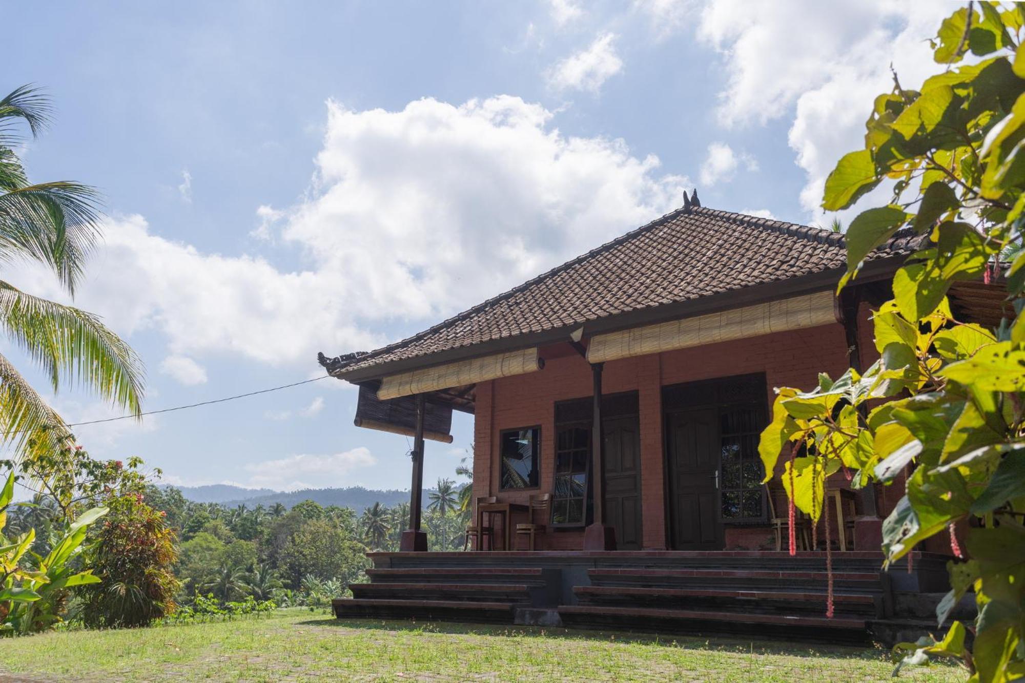 Pondok Hari Baik Balian Buitenkant foto