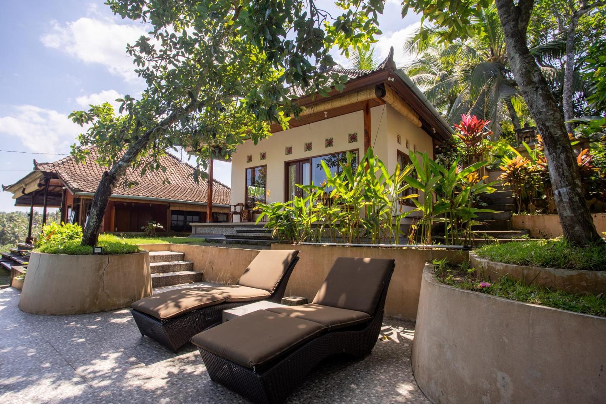Pondok Hari Baik Balian Buitenkant foto