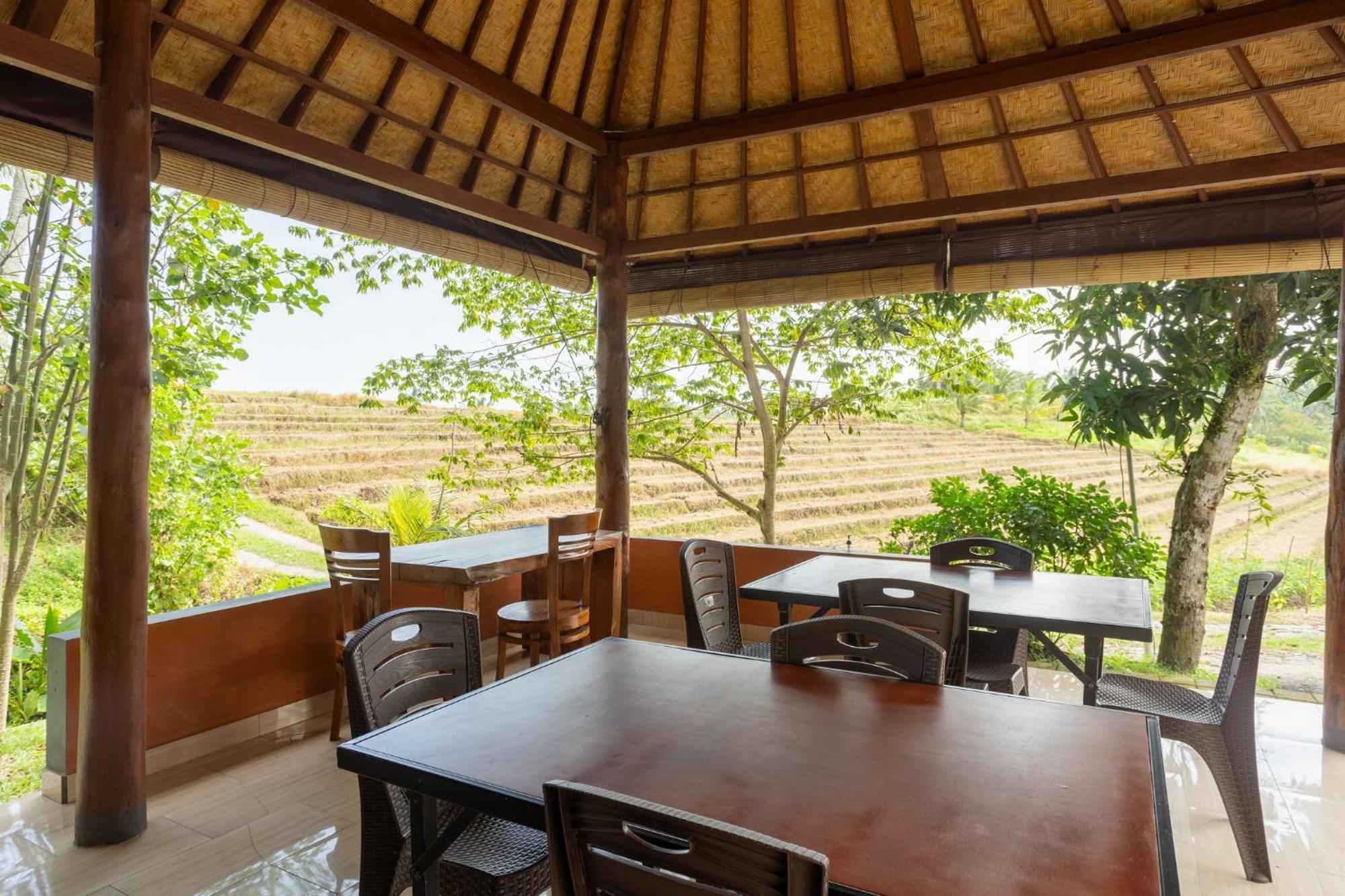 Pondok Hari Baik Balian Buitenkant foto